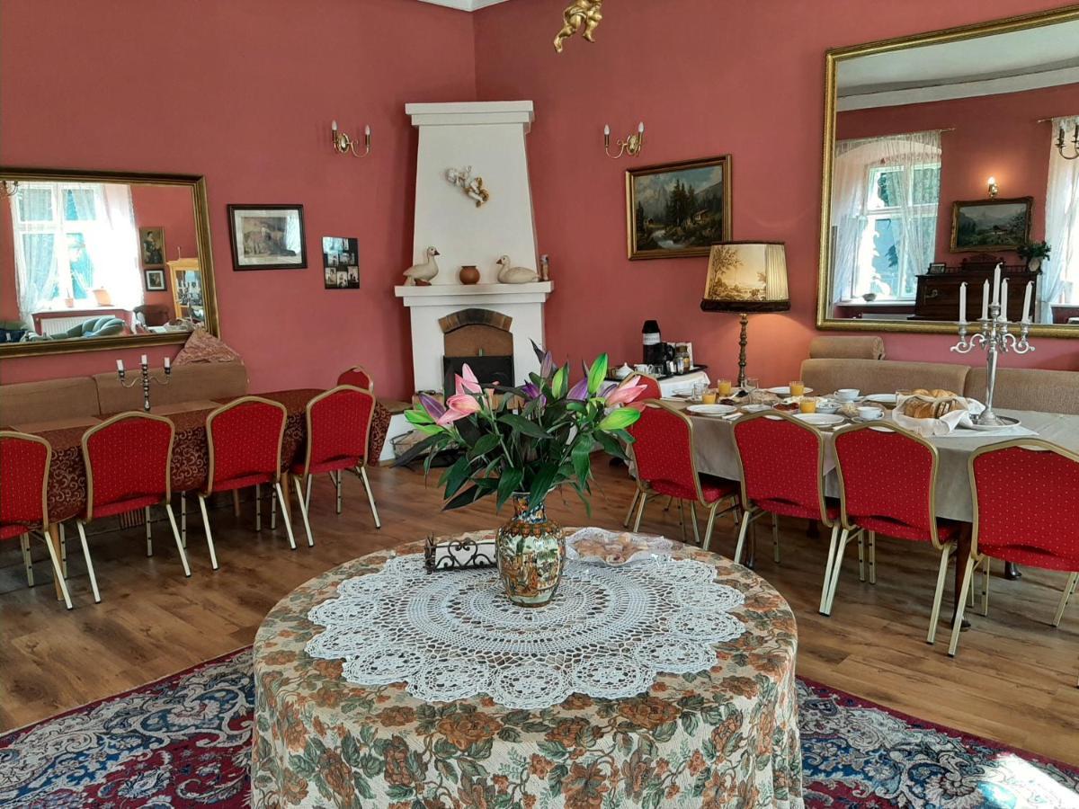 Palac Jastrowiec المظهر الخارجي الصورة